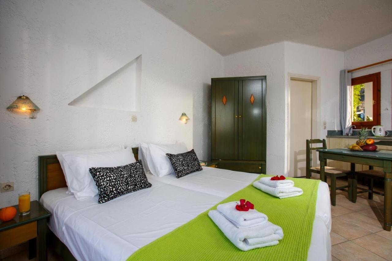 Romantica Hotel Apartments Herszonisszosz Kültér fotó
